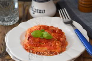 Запеканка из цукини с томатным соусом