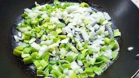 запеканка с крабовым мясом и луком-пореем