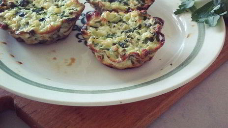 зеленые мини-запеканки из молодого цукини с адыгейским сыром