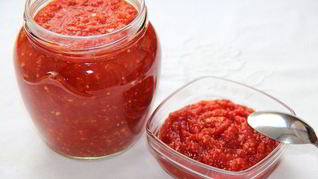 Аджика из перца и чеснока