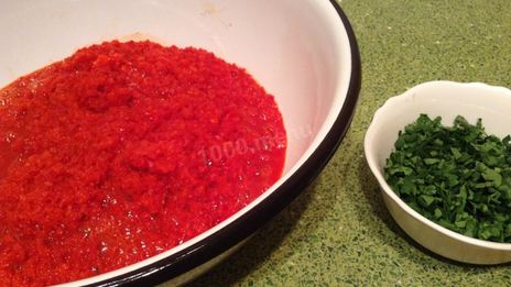 аджика из помидор с болгарским перцем на зиму