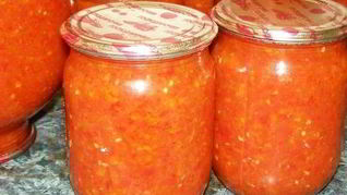 Аджика из помидоров, яблок и перца
