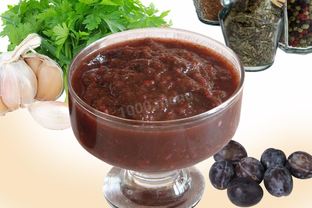 Аджика из слив классическая