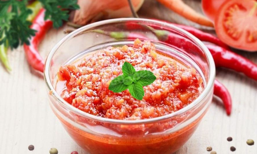 Рецепт аджика с хреном и яблоками