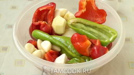 аджика с яблоками и помидорами на зиму