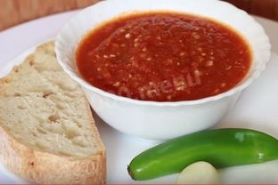 Домашняя аджика с яблоками и морковью