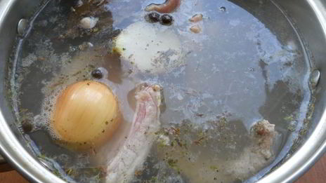 обжаренные свиные ребрышки с аджикой и овощами al dente