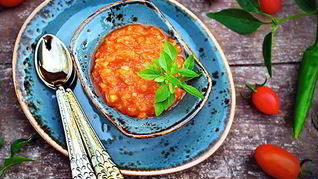 Острая аджика из кабачков