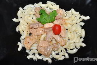 Свинина, тушенная с аджикой