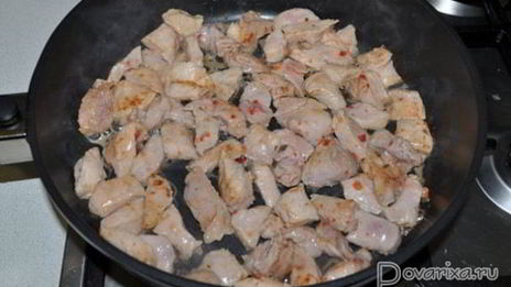 свинина, тушенная с аджикой