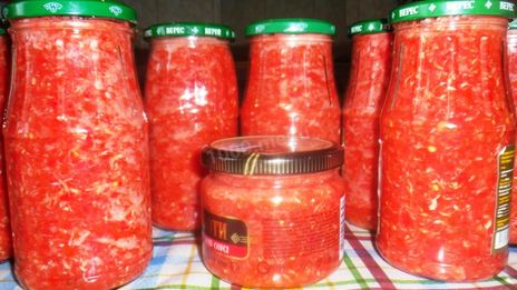 сырая аджика с хреном и помидорами на зиму