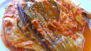 Запеканка из баклажанов с аджикой и моцареллой