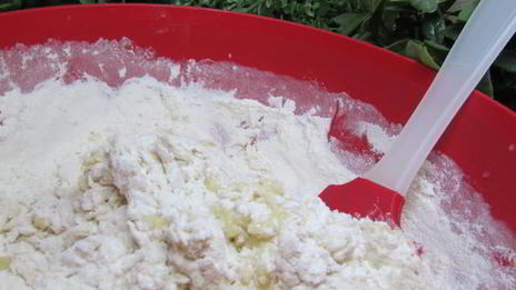 булочки с абрикосовым джемом