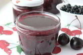 Джем из черной смородины с вишней и яблоком