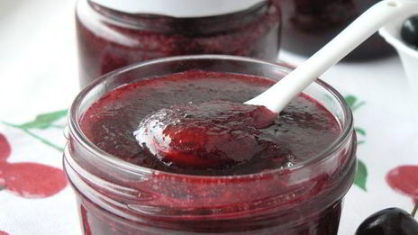 джем из черной смородины с вишней и яблоком