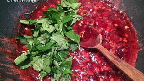 клубничный джем с базиликом и кедровыми орешками