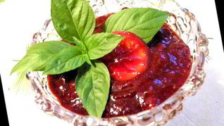 Клубничный джем с красным вином и базиликом