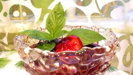 клубничный джем с красным вином и базиликом