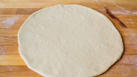 крученая булка с абрикосовым джемом