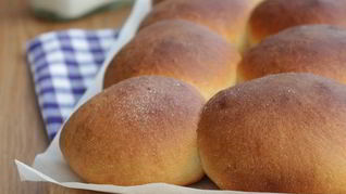 Ванильные сдобные булочки с джемом