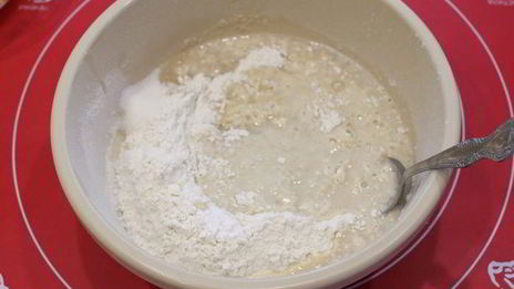 ванильные сдобные булочки с джемом