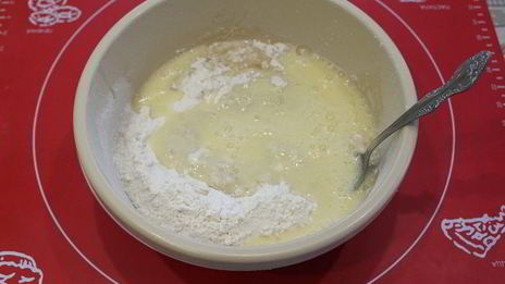 ванильные сдобные булочки с джемом