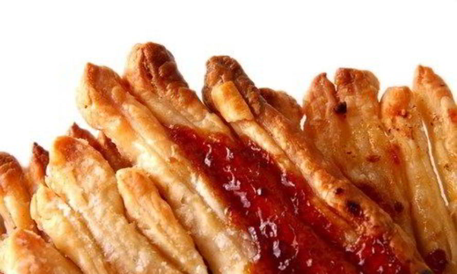 Рецепт жареный в тесте камамбер с клюквенным джемом