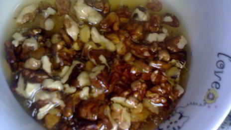 грецкие орехи с медом