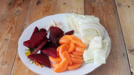 капуста на зиму со свеклой и морковью