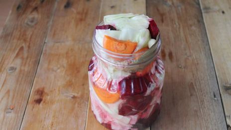 капуста на зиму со свеклой и морковью