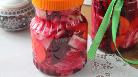 капуста на зиму со свеклой и морковью