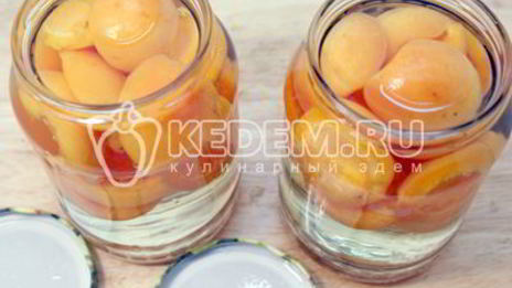 абрикосовый компот