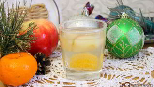 Ароматный компот из яблок и мандаринов