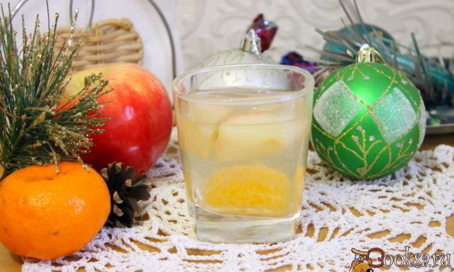 Рецепт ароматный компот из яблок и мандаринов