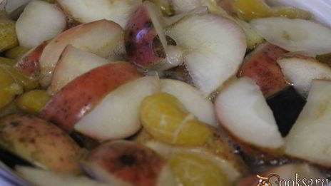 ароматный компот из яблок и мандаринов