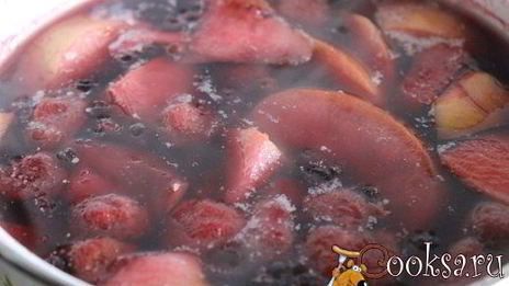 фруктово-ягодный компот