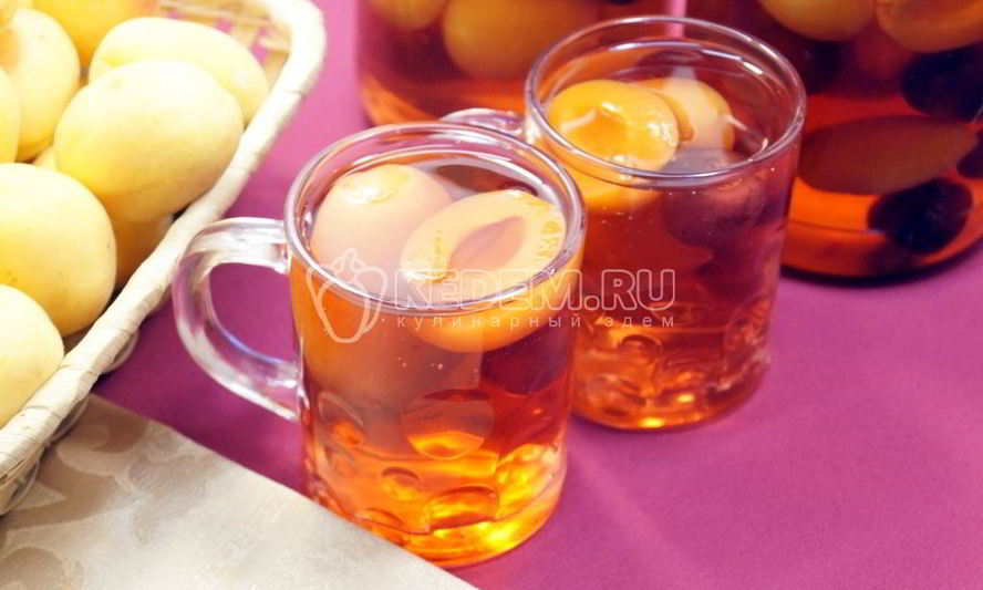 Рецепт компот из абрикосов и черешни на зиму