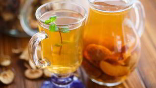 Компот из абрикосов и яблок