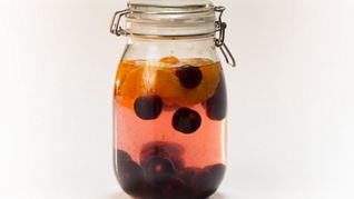 Компот из черешни с мандаринами