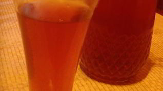 Компот из фейхоа и ягод со специями