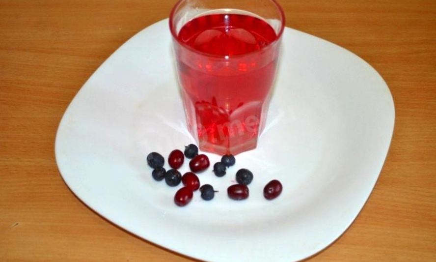Рецепт компот из кизила и черной смородины