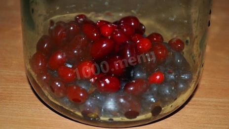 компот из кизила и черной смородины