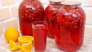 Компот из красной смородины с апельсином