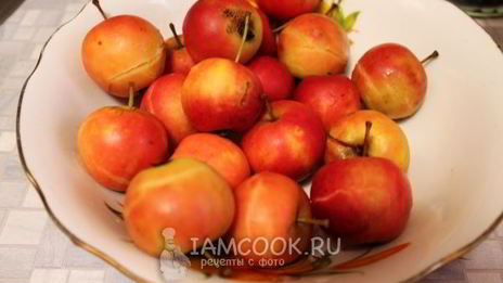 компот из ранеток и черноплодки на зиму