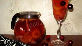 Компот из свежих ягод и фруктов