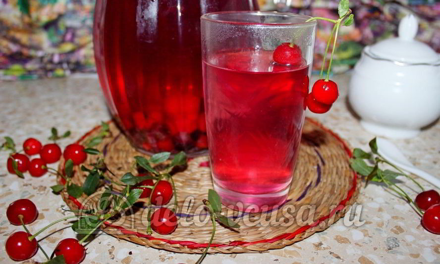 Рецепт компот из вишни и черной смородины