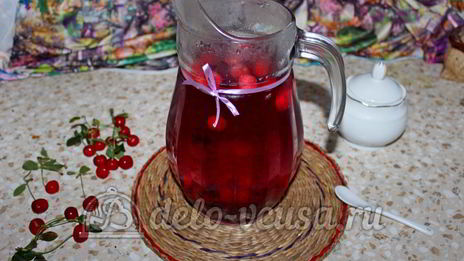 компот из вишни и черной смородины