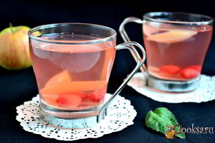 Компот из яблок и кизила с мятой