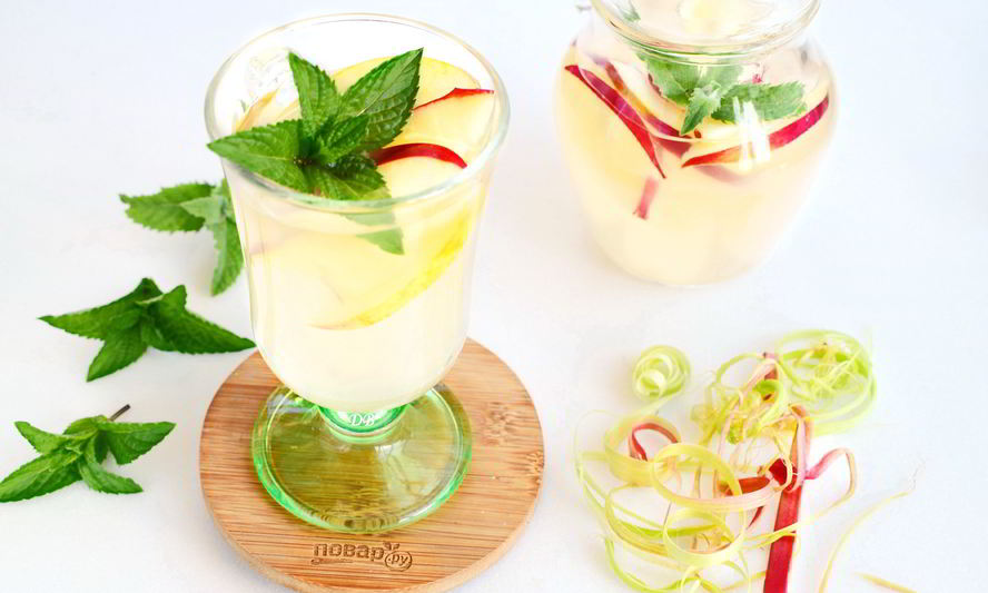 Рецепт компот с ревенем и яблоками