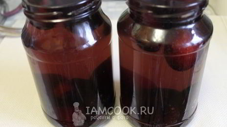 сливовый компот с косточками на зиму